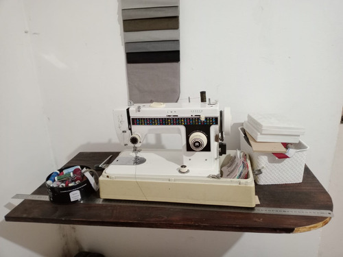 Maquina De Coser Familiar