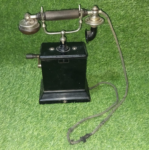 Antiguo Teléfono A Magneto 