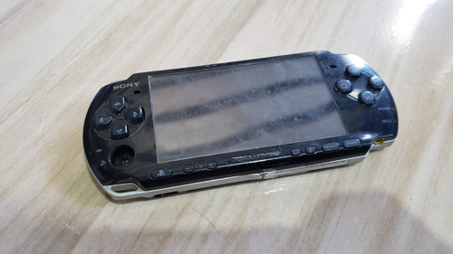 Psp Slim Tela Com Defeito - Sem Parafusos - Sem Analógico!