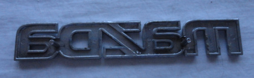 Emblema Logo Mazda Mide 13.5 X 2.4 Cms Original Foto 2