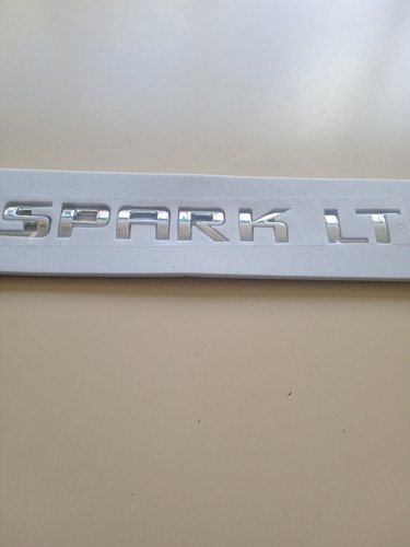 Emblema En Letras Cromadas Spark Aplica A Los Chevrolet  Foto 2