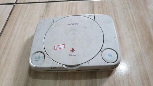 Playstation 1 Psone Só O Aparelho. Esta Sem Leitor, Sem Parafusos E E O Power Ta Meio Ruim. Tá Com Defeito.  022. B31