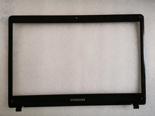 Bezel Samsung Np300e