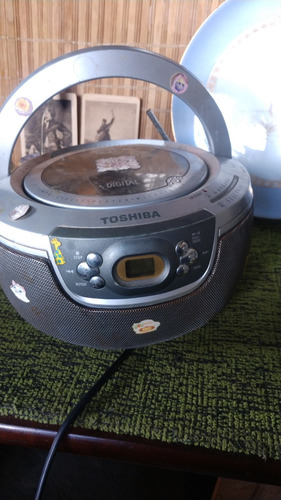 Rádio Cd Toshiba Para Peças Ou Conserto Com Defeito Leia A D