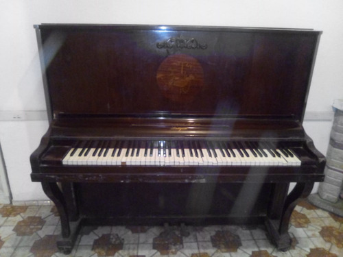 Piano Aleman Antiguo