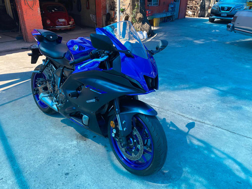 Yamaha R7