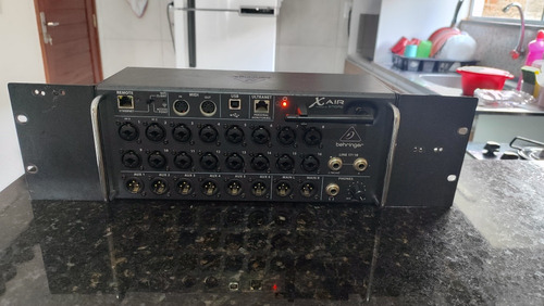 Mesa De Som Behringer Xr18 