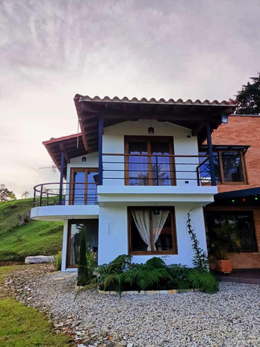 Encantadora Finca En Venta El Retiro