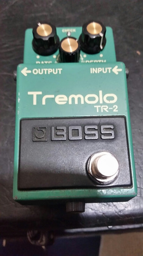 Pedal Boss Tr2 Tremolo Com Truebypass Mecânico 