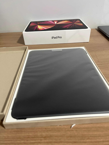 iPad Pro 11 M1 128gb No Plastico + Capa Da Baseus Lacrada