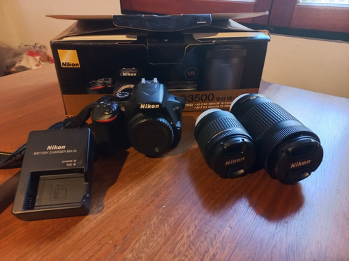Camara Nikon D3500