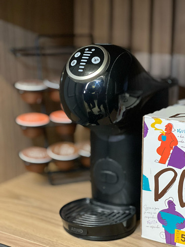 Cafeteira Dolce Gusto Genio Black 220v Cor Preto + Cápsulas