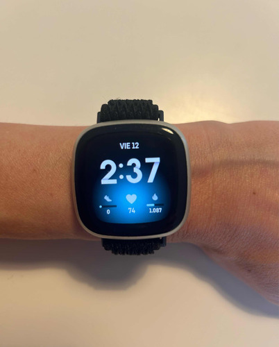 Fitbit Versa 3 - Reloj Inteligente Con Gps Y Alexa