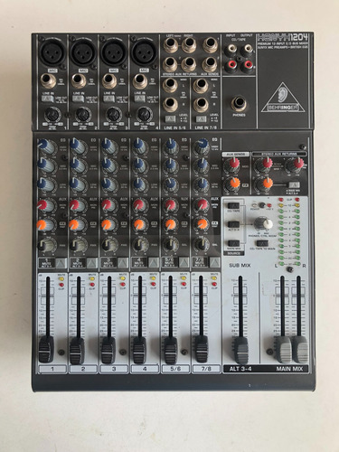 Mesa Mesa De Som Behringer Xenyx 1204 100v/240v Mostruario