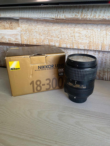 Lente Nikon 18-300 Mm F/3,5-6,3g Ed Vr