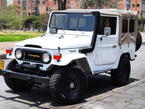 Toyota Land Cruiser Fj40 Corto  Carpado Modelo 1978