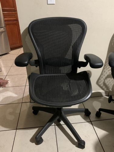 Herman Miller Aeron C Equipada