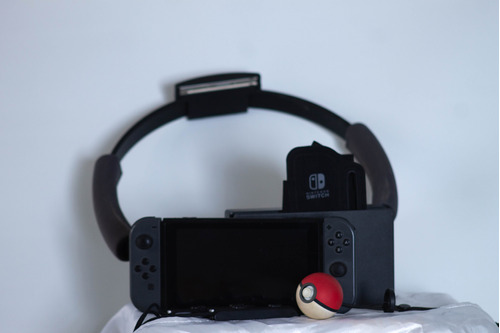 Nintendo Switch + Ring Fit + Juegos