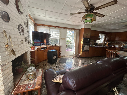Venta De Casa En Las Piedras De Gran Porte, 4 Dormitorios. - Imagen 4