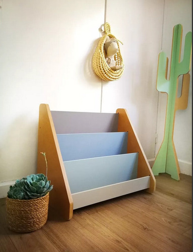 Biblioteca Infantil Montessori Pintada