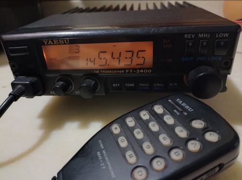 Yaesu  Ft 2400