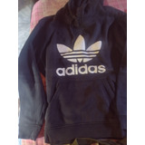 Buzo adidas Junto A Dos Buzos Y Un Sweater