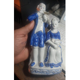 Antigua Figura Dama Con Violinista En Porcelana Esmaltada