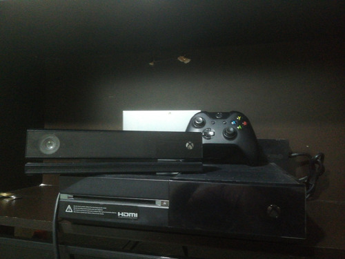 Microsoft Xbox One 500gb Standard Color  Negro Con Kinect 