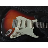 Guitarra Fender Americana Deluxe Stratocaster + Hardcaze 