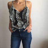 Materia - Blusa Musculosa - Animal Print - Satén Con Shabot