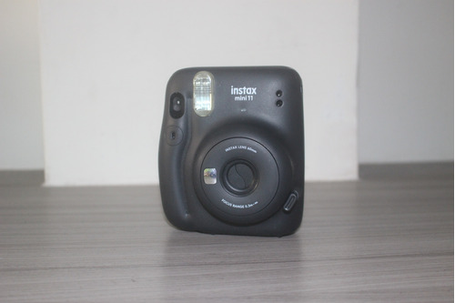 Cámara Instantánea Fujifilm Instax Mini 11 Charcoal Gray