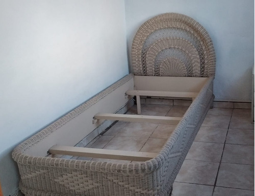 Cama Rattan