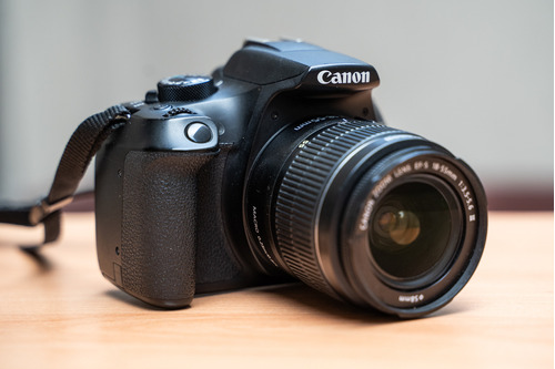  Canon Eos Rebel T6 + Lente Kit 18-55mm 