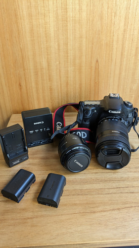 Canon Eos 60d Dslr + Ef 18-135mm 5.6 + Ef 50mm 1.8 Mm