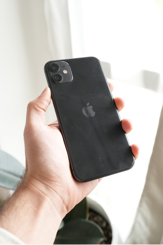 Apple iPhone 11 (64 Gb) - Negro - Usado 