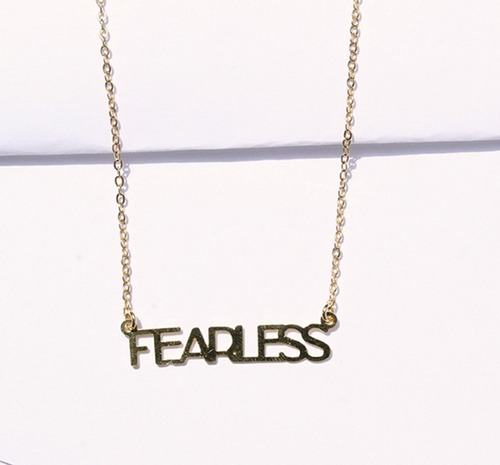 Colar Fearless Taylor Swift Semi Joia Banhada A Ouro 18k