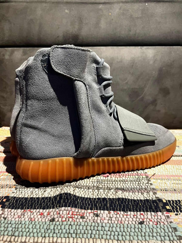 Tênis Yeezy Boost 750 adidas