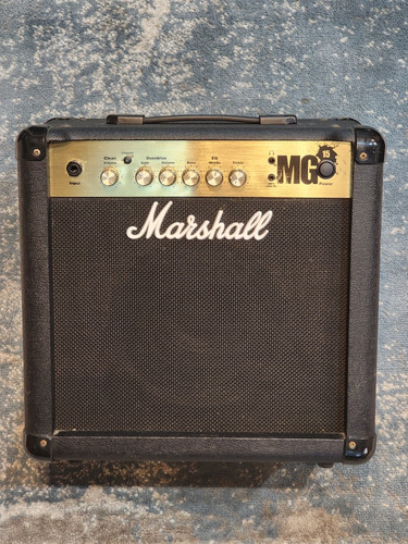 Amplificador Combo De Guitarra Marshal Mg15