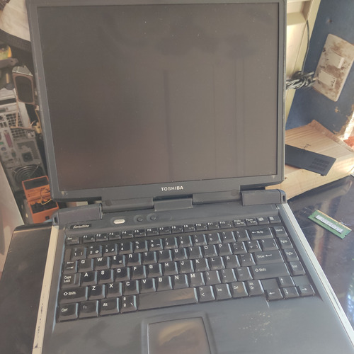 Laptop Toshiba Modelo 2400-s251 Se Vende Por Partes Pregunta