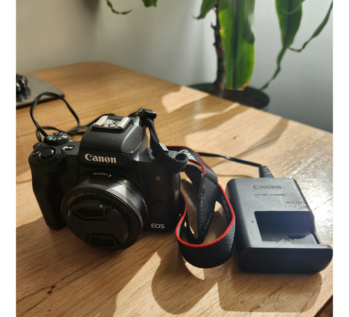  Canon Eos M50 Impecable Con Lente Ef-m  22mm Y 15-45m Y Kit