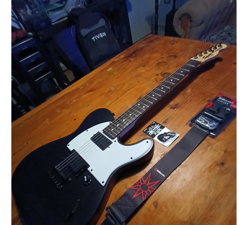 Guitarra Fender Squier Telecaster Jim Root  Color Negro.