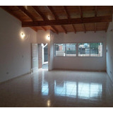 Cf425 - Hermoso Chalet En Venta. Z/ Av. Ituzaingó Y 115.