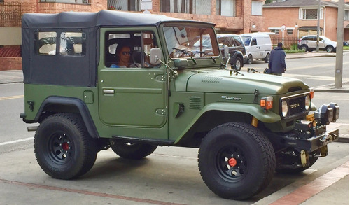 Carpa Negra Para Toyota Fj40, En Lona Usada En Buen Estado