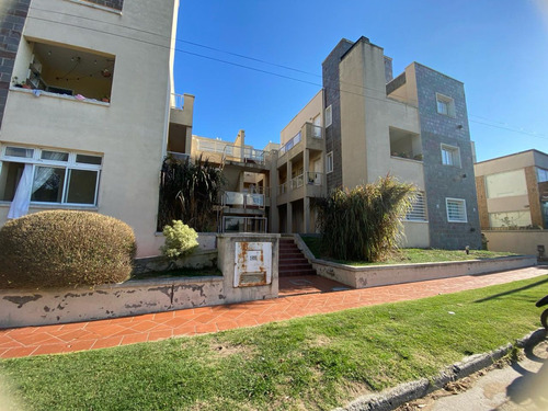 Venta Departamento En Pinamar - C/patio Y Cochera