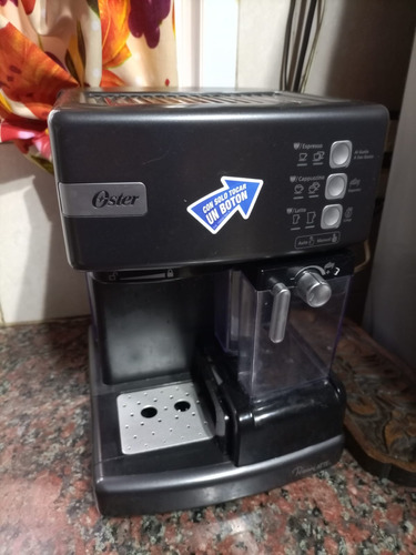 Cafetera Oster Primalatte