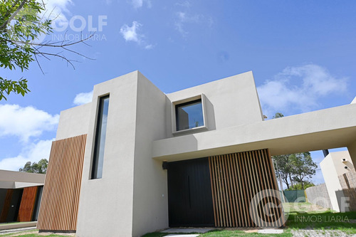 Venta Casa De 3 Dormitorios En Huertas De Los Horneros