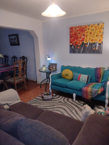 Vende Comoda  Casa Solida Quillota Central 2 Pisos Uf 3.300