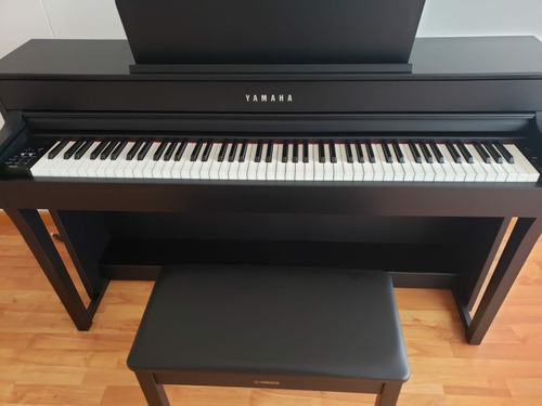 Piano Digital - Yamaha Clavinova Clp-645b - 10/10