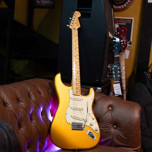 Guitarra Fender Mim Standard Limited Run Gold Dourada 2013