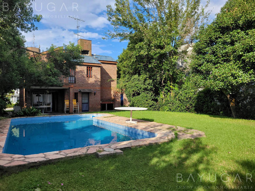 Oportunidad En Lagartos Country Club - Casa Con Amplio Parque Y Piscina